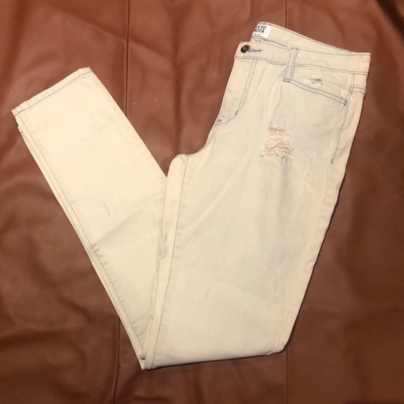 Vero Moda Light wash skinny jeans - Picture 1 of 5